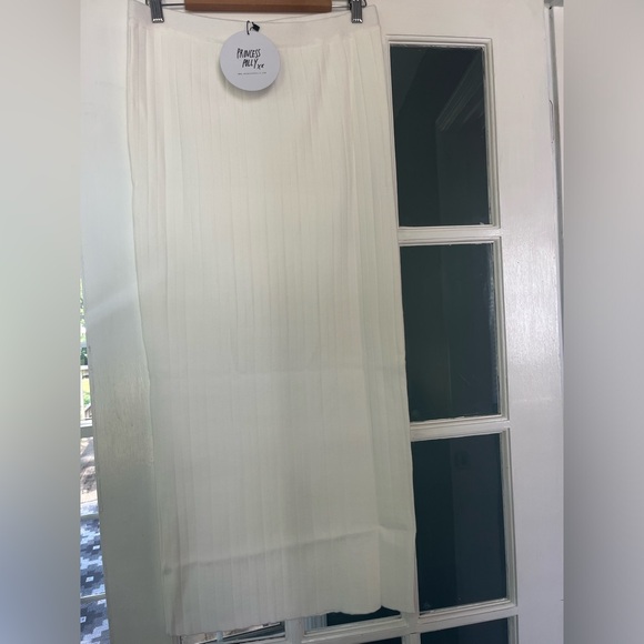 White Maxi Skirt - Picture 6 of 6